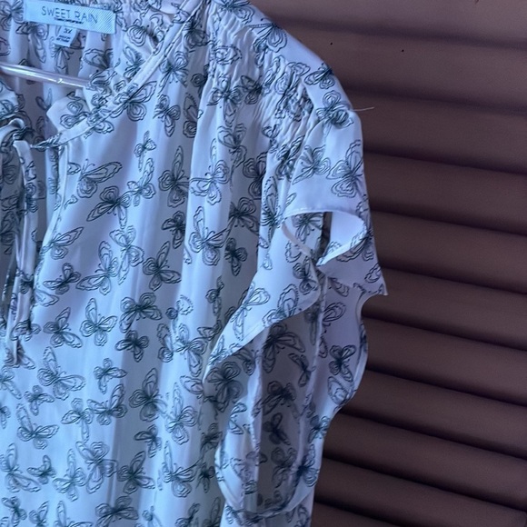 Butterfly blouse with tie front womens 3X - Picture 5 of 5